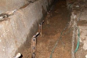 Усиление ленточного фундамента частного дома сваями в Казани